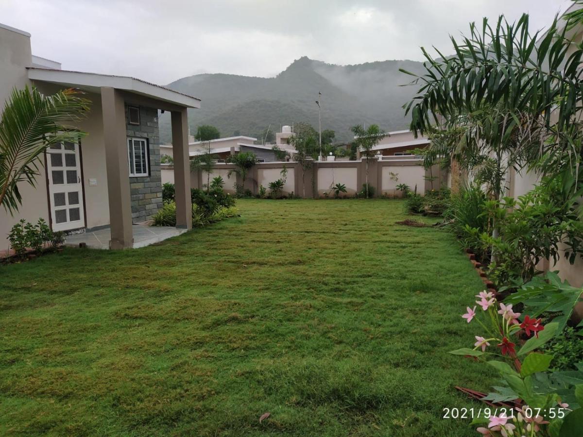 Nine Hill - 2bhk Private With Pool *