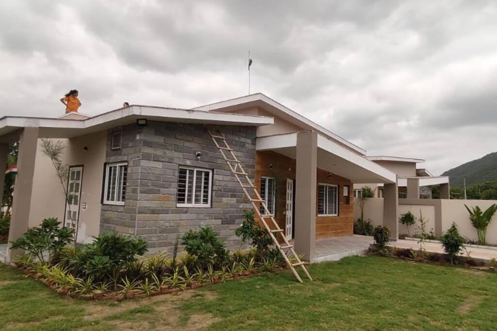 Villa Nine Hill - 2bhk Private With Pool