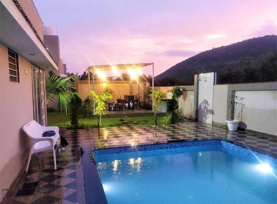 Villa Nine Hill - 2bhk Private With Pool *