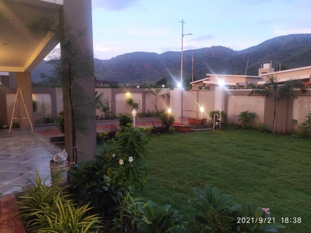 Villa Nine Hill - 2bhk Private With Pool