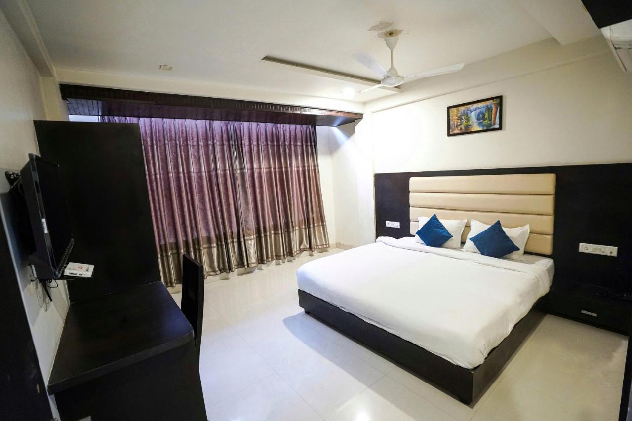 Suryansh Hotel 2*