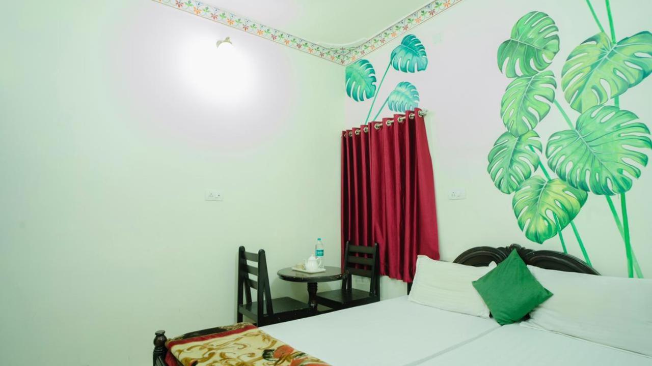 Hotel Lake Paradise Udaipur