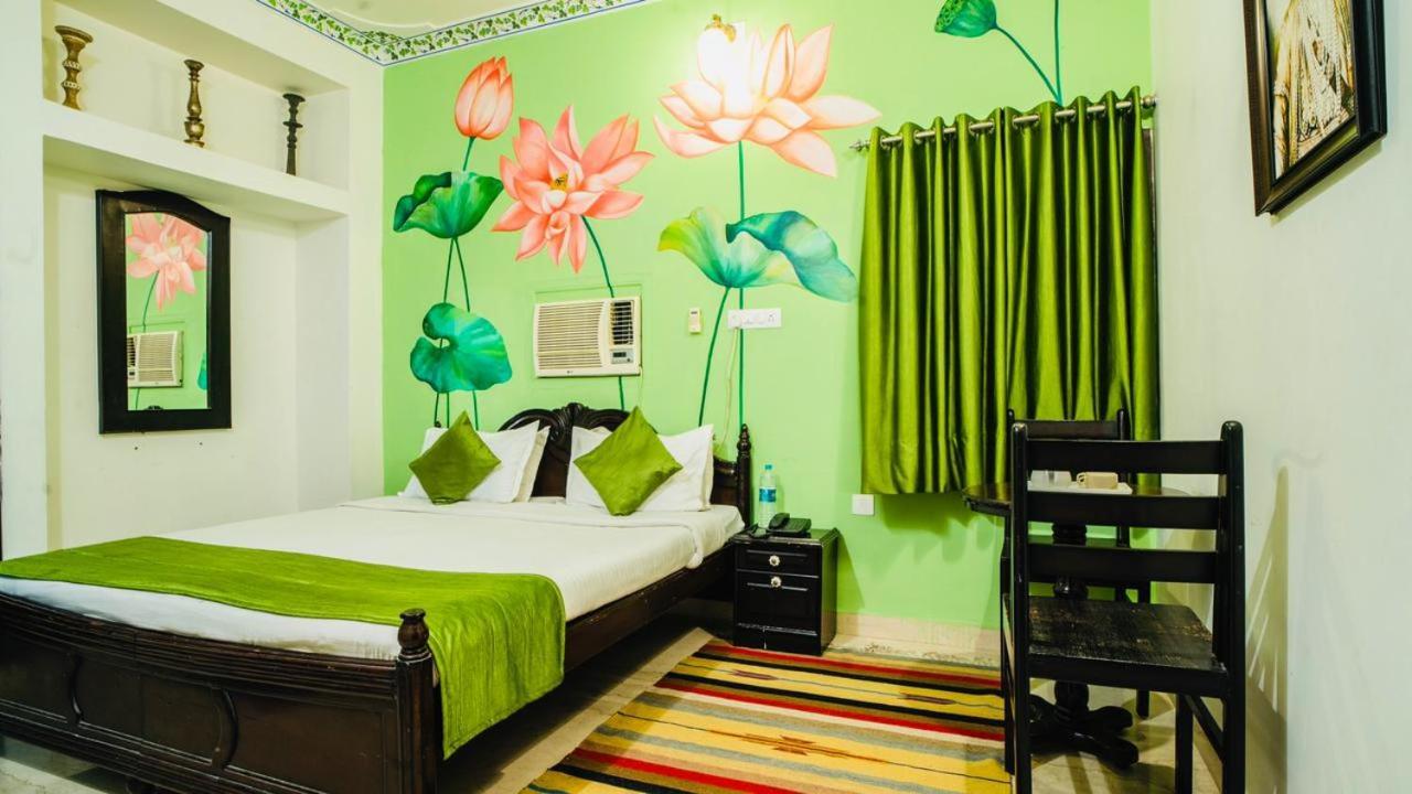 Hotel Lake Paradise Udaipur