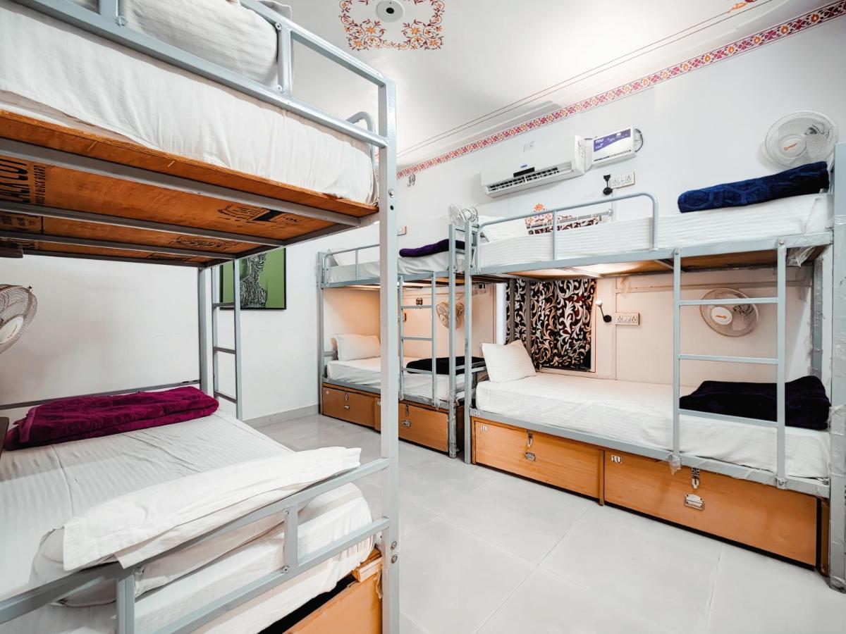Musafir Hostel *