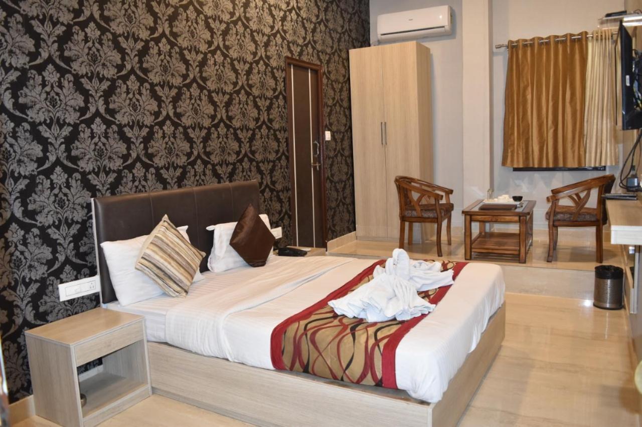 Thakur Boutique Hotel *