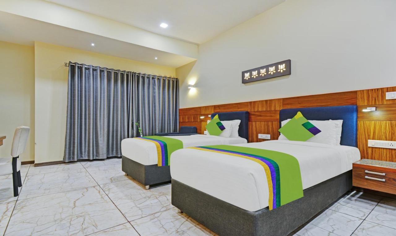 Mandovin, Hotel
