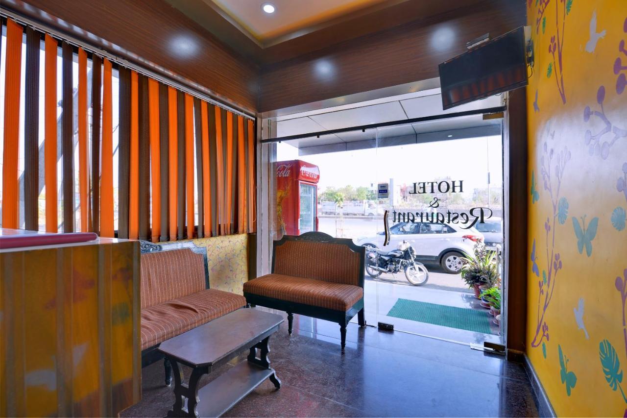 Hotel Oyo 6541 Relax 3*