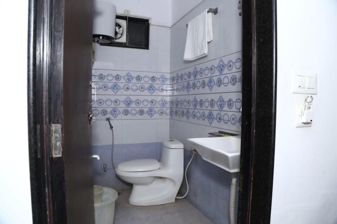 White Tulip-5 Mins From Airport With Swimming Pool Hotel Udaipur