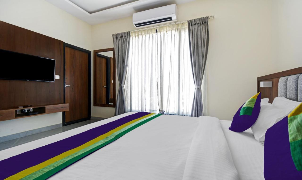 Ratnam By Vasudha Hotels Hotel