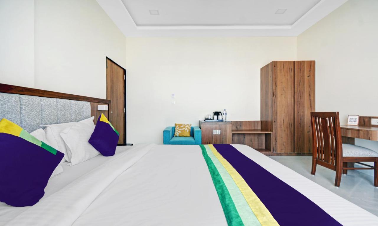 Ratnam By Vasudha Hotels Hotel