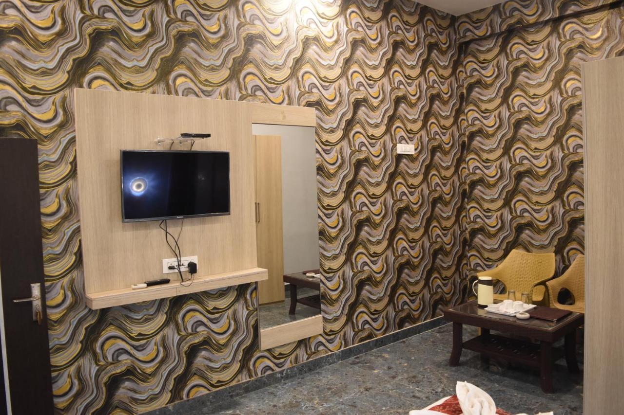 Thakur Boutique Hotel *