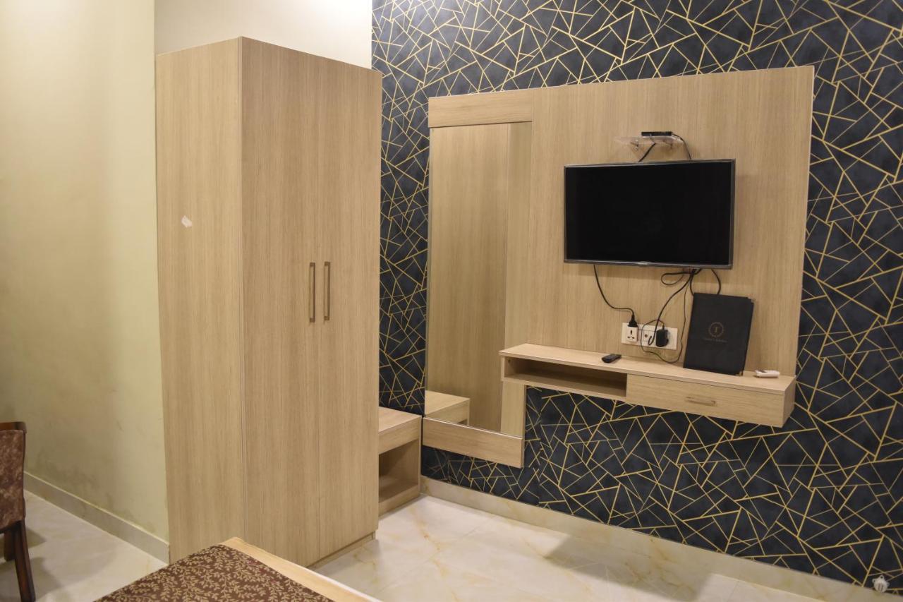 Thakur Boutique Hotel *