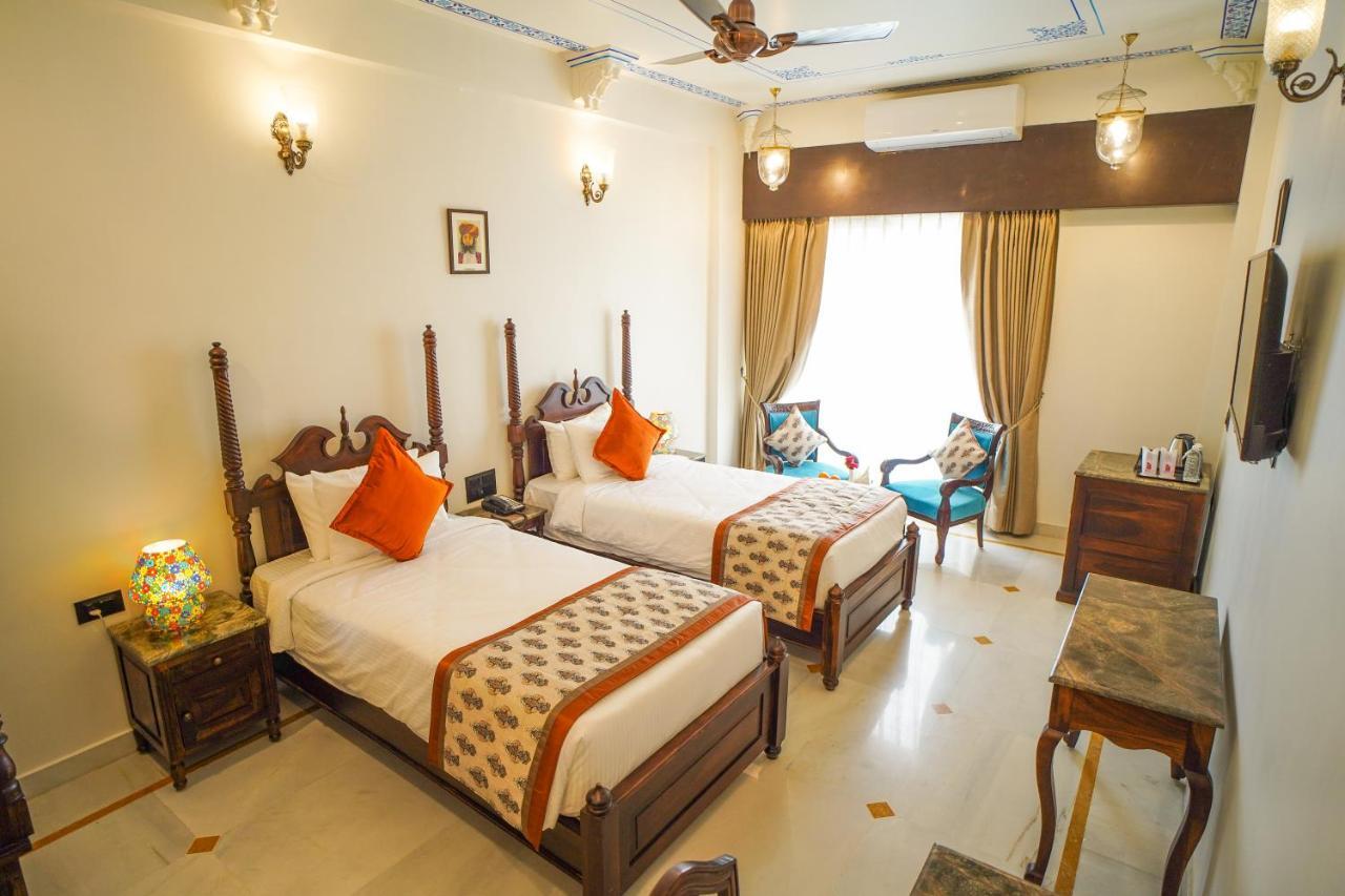 Resort The Amar Mahal By Trulyy 4*
