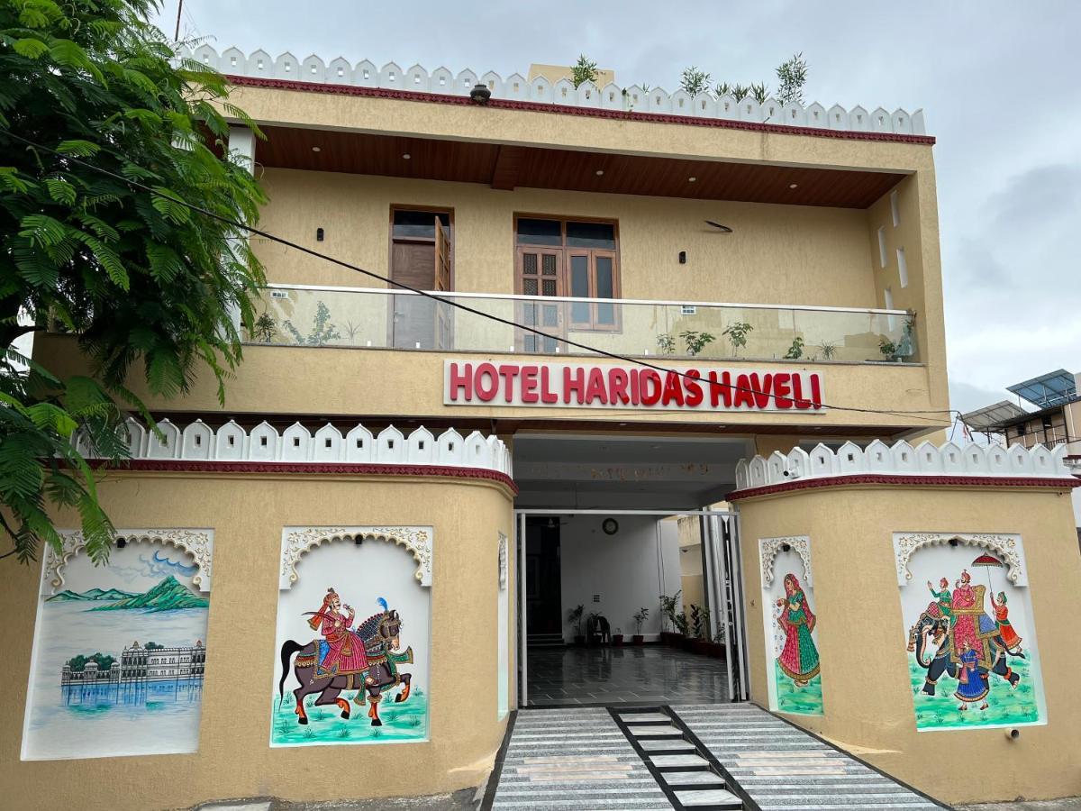 Haridas Haveli 3*