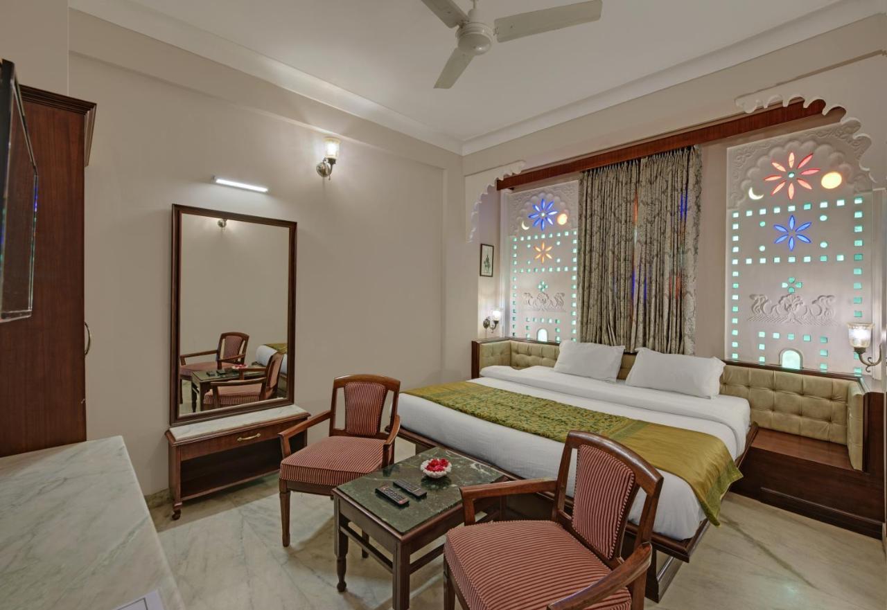 Raj Palace 3*