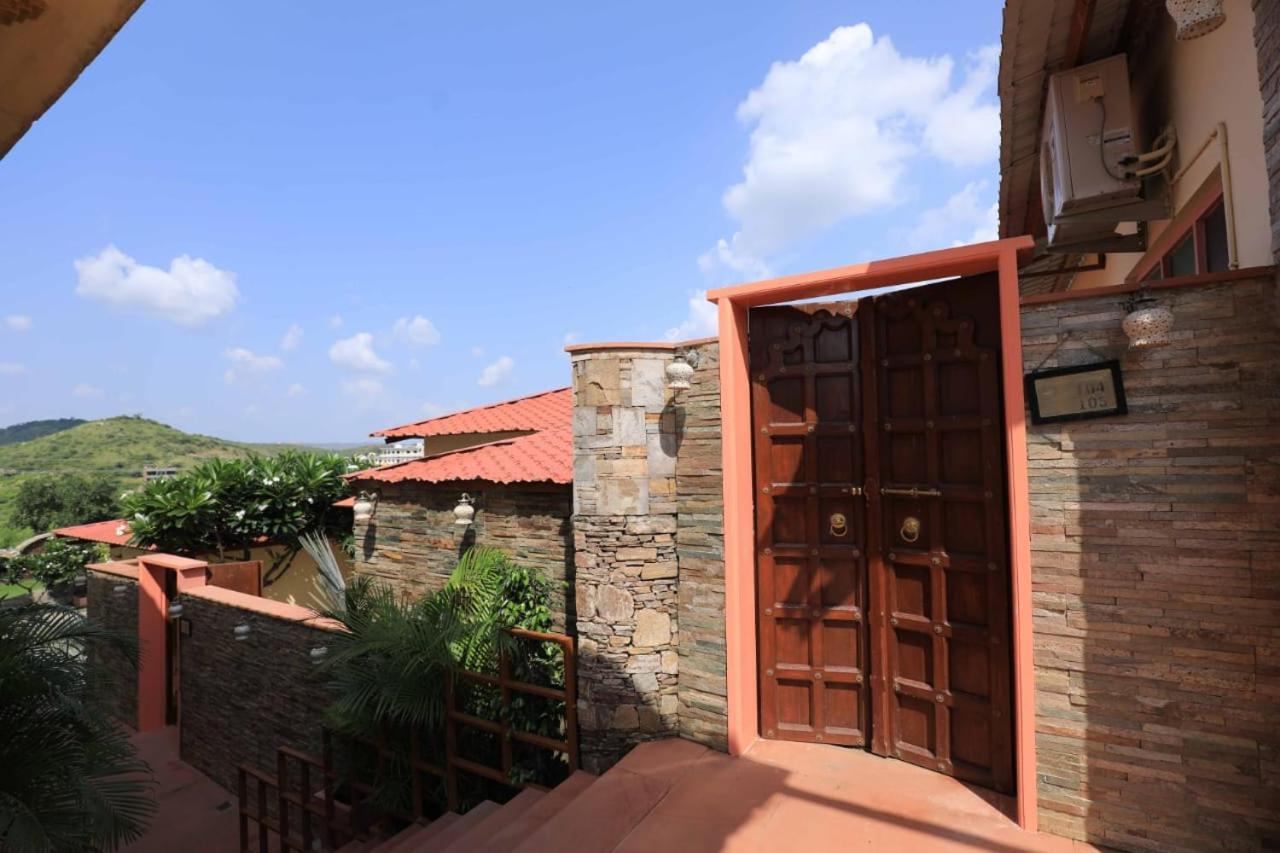 Resort Vijaygarh & Cottages With Pool *