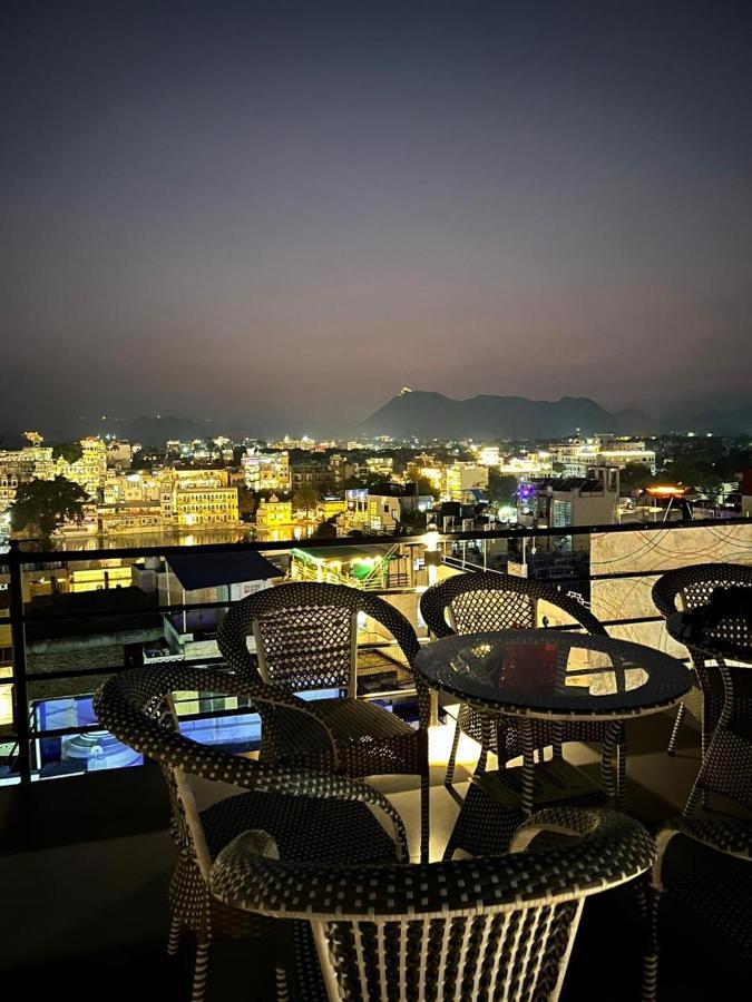 Bed & Breakfast Jag Niwas & Pure Veg Restaurant *