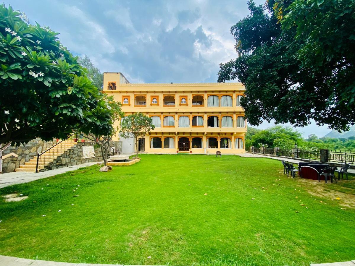 Hotel Aravali Valley 4*