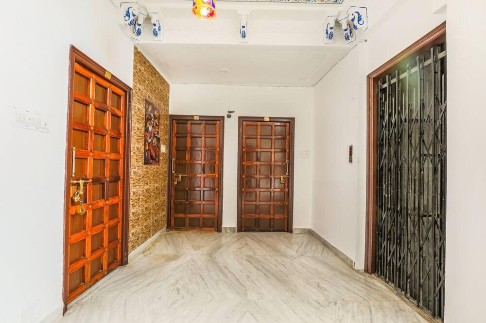 Pichola Haveli 2*