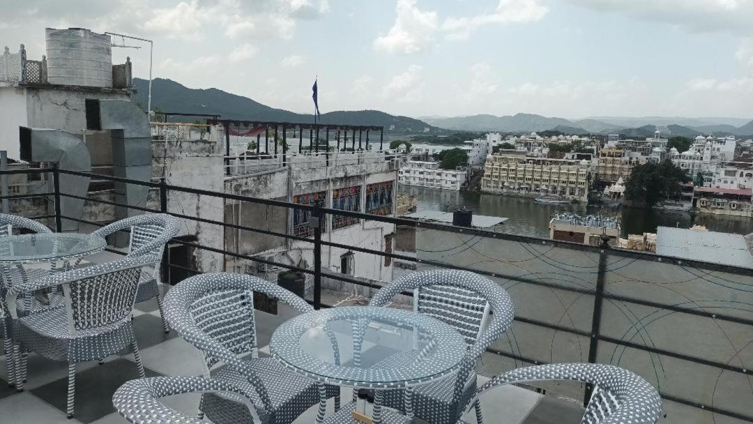 Bed & Breakfast Jag Niwas & Pure Veg Restaurant *