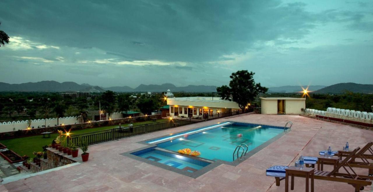 Hotel Hill Garden 4*