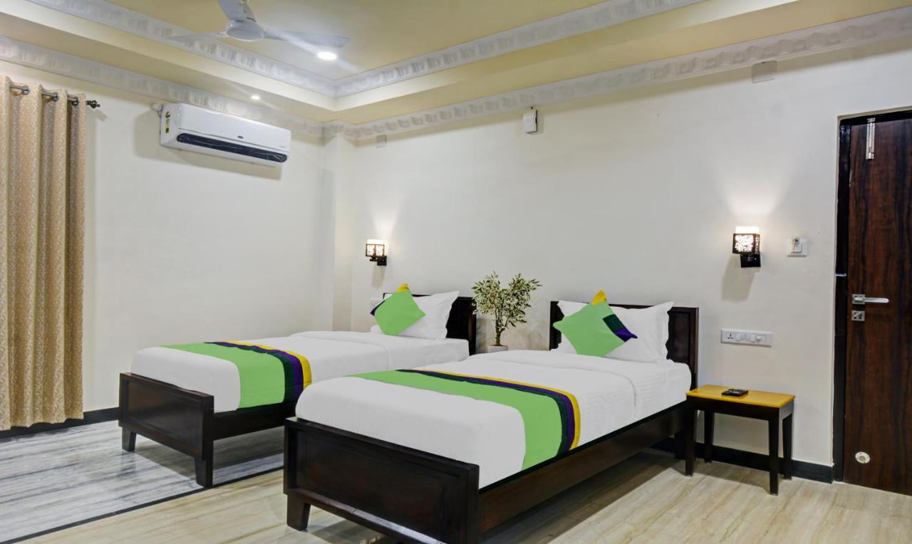 Hotel Treebo Jheel Mahal Udaipur