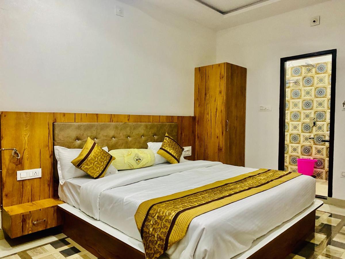 Haveli Balavh With Lake Facing Balcony Udaipur