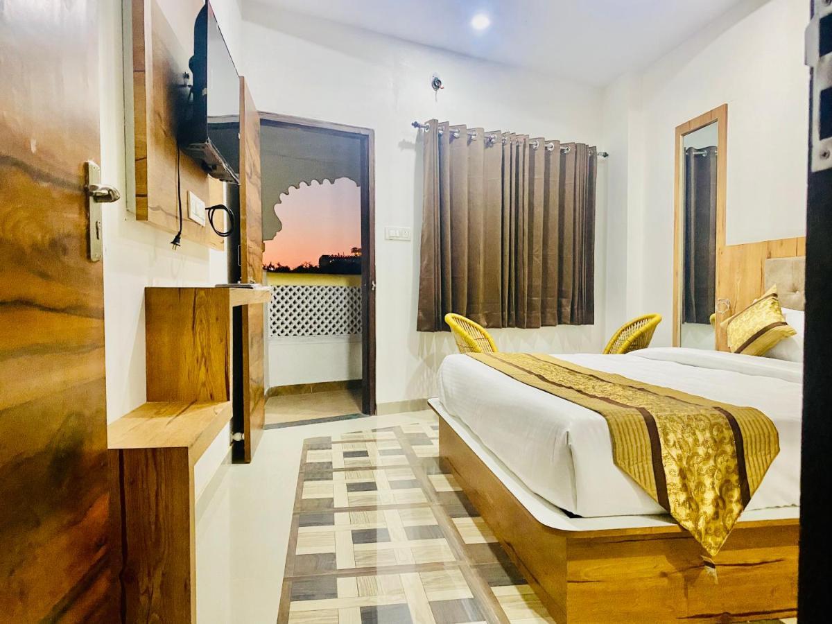 Haveli Balavh With Lake Facing Balcony Hotel 3*