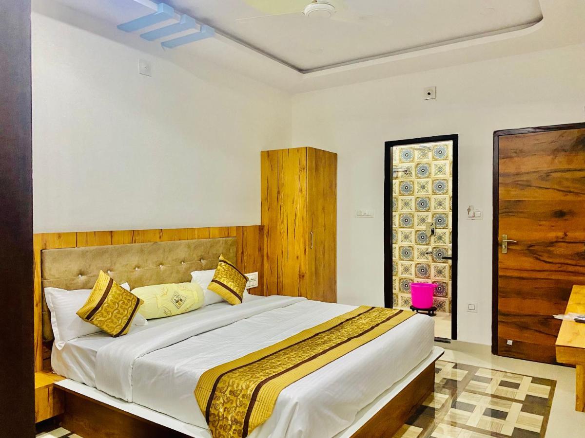Haveli Balavh With Lake Facing Balcony Hotel Udaipur