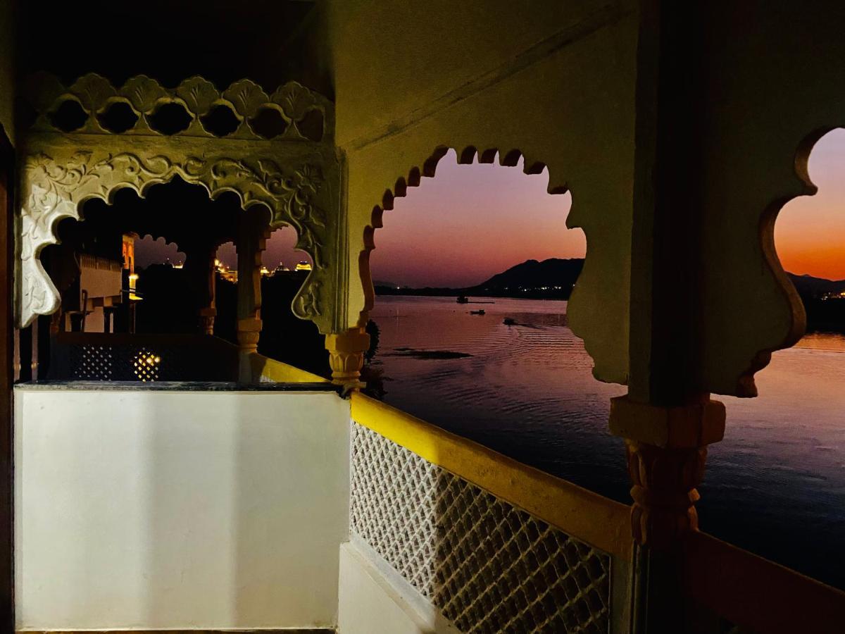 Haveli Balavh With Lake Facing Balcony 3* Udaipur