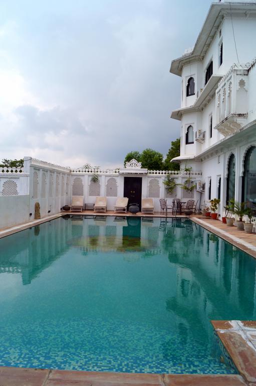 Hotel Karohi Haveli - A Heritage