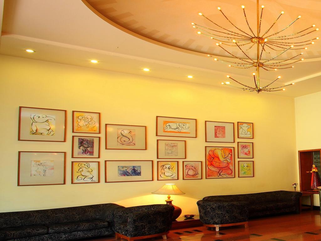 Paras Mahal Hotel