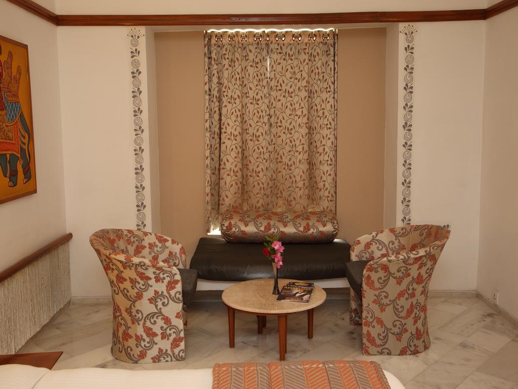 Paras Mahal Hotel 3*