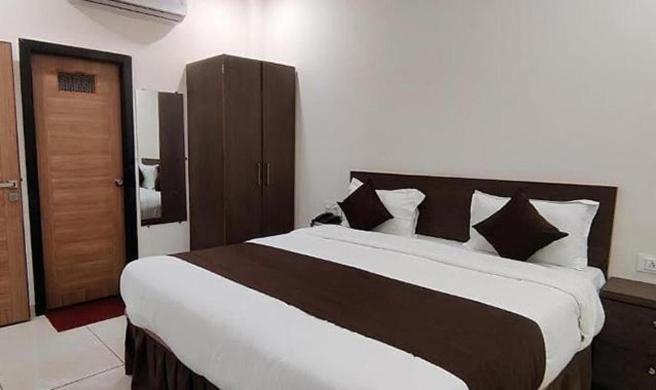 Golden Rays Hotel 2*