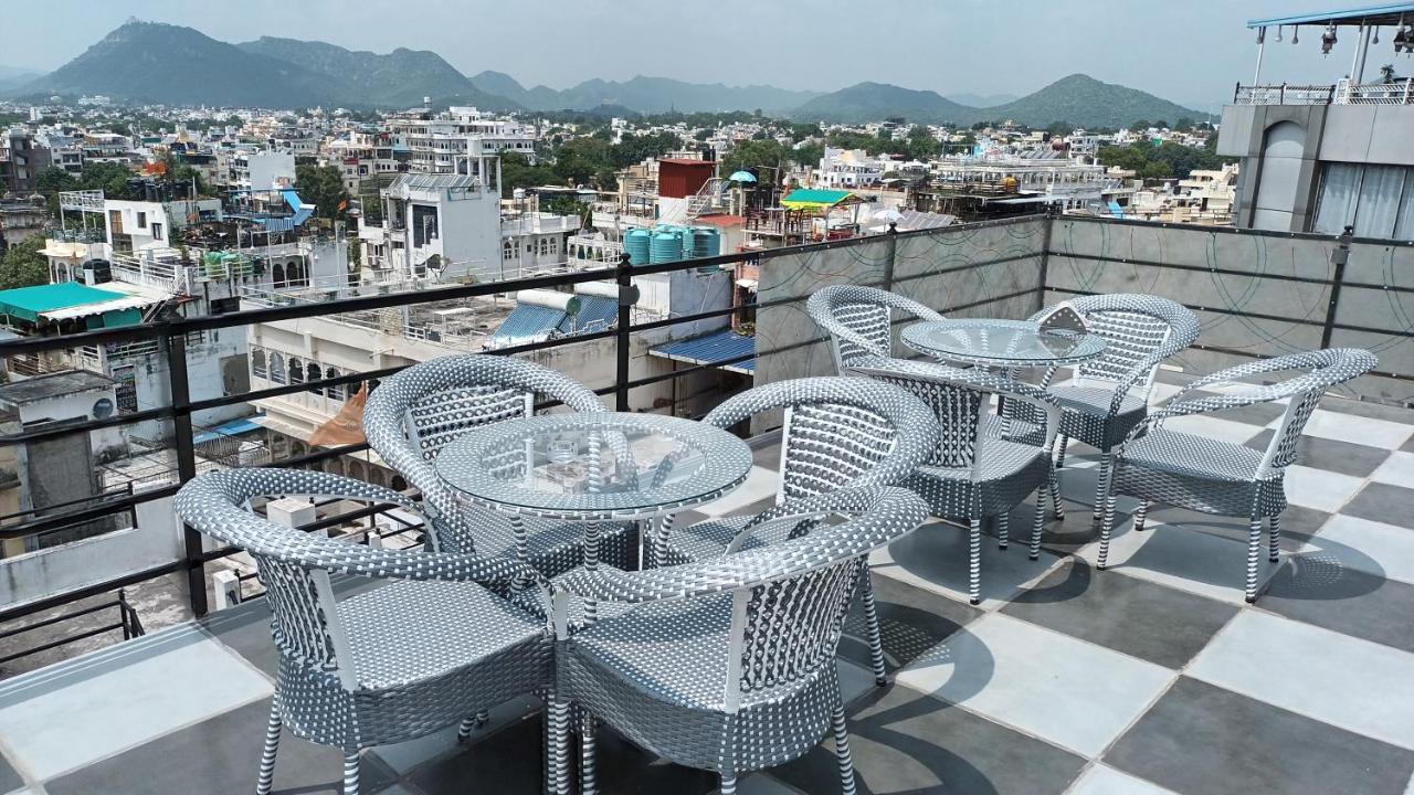Jag Niwas & Pure Veg Restaurant Bed & Breakfast Udaipur