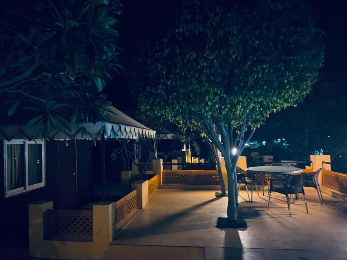 Aravali Valley Hotel 4*