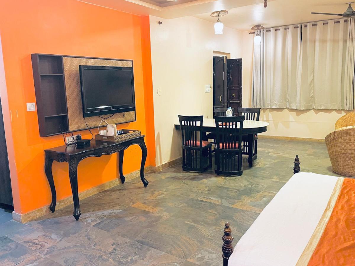 Aravali Valley Hotel 4*