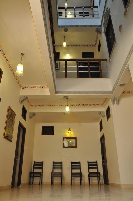 Hotel Lake Paradise Udaipur