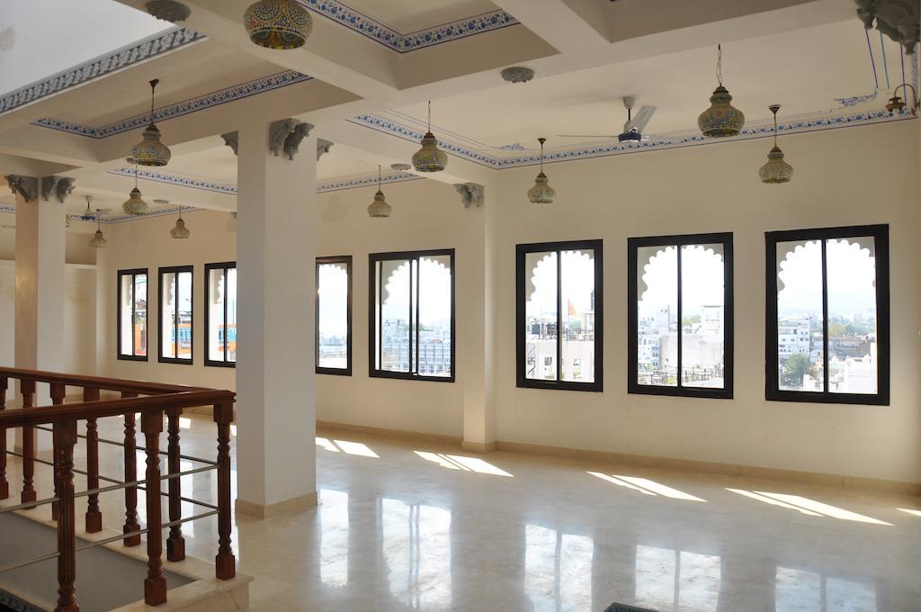 Hotel Lake Paradise Udaipur