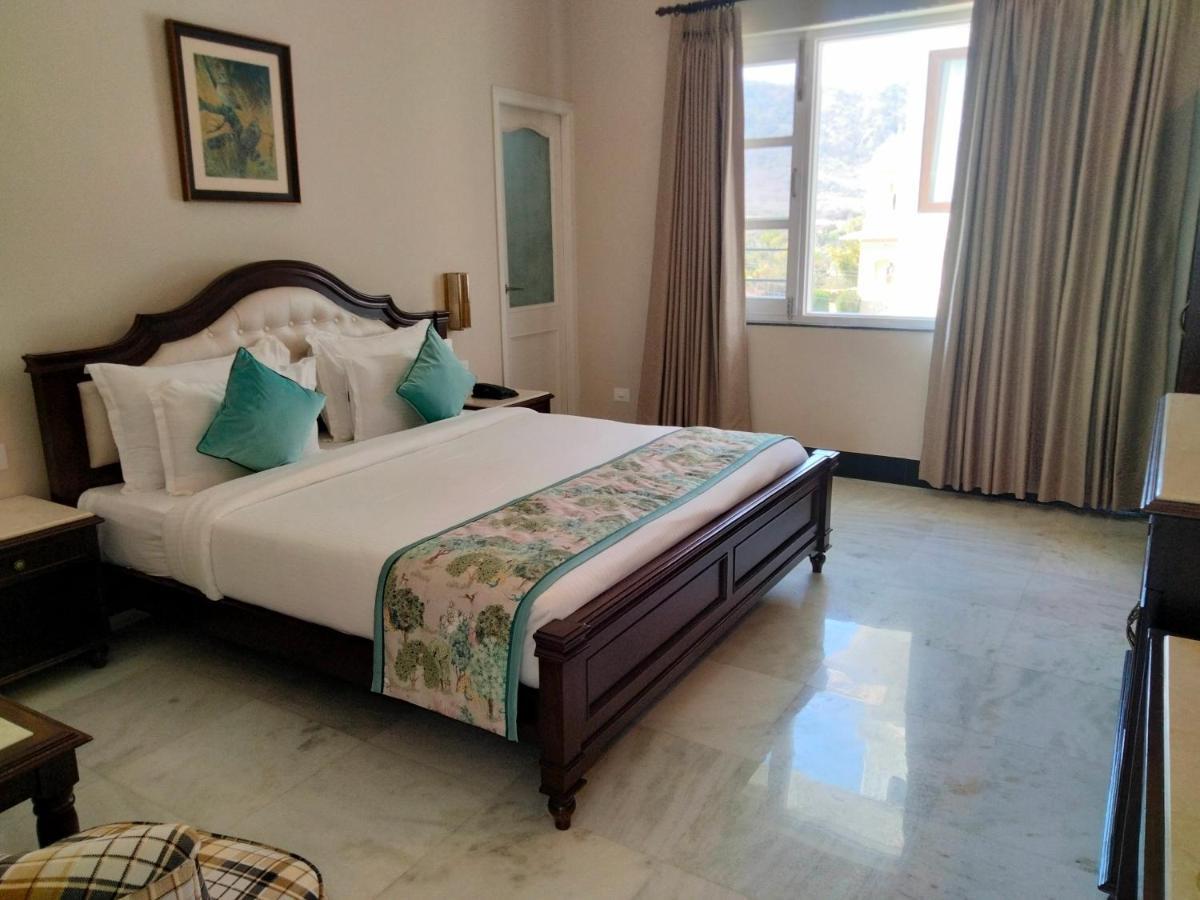 Hotel Boheda Manor - Luxury Retreat
