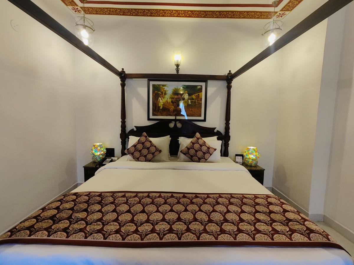 Resort The Amar Mahal By Trulyy 4*