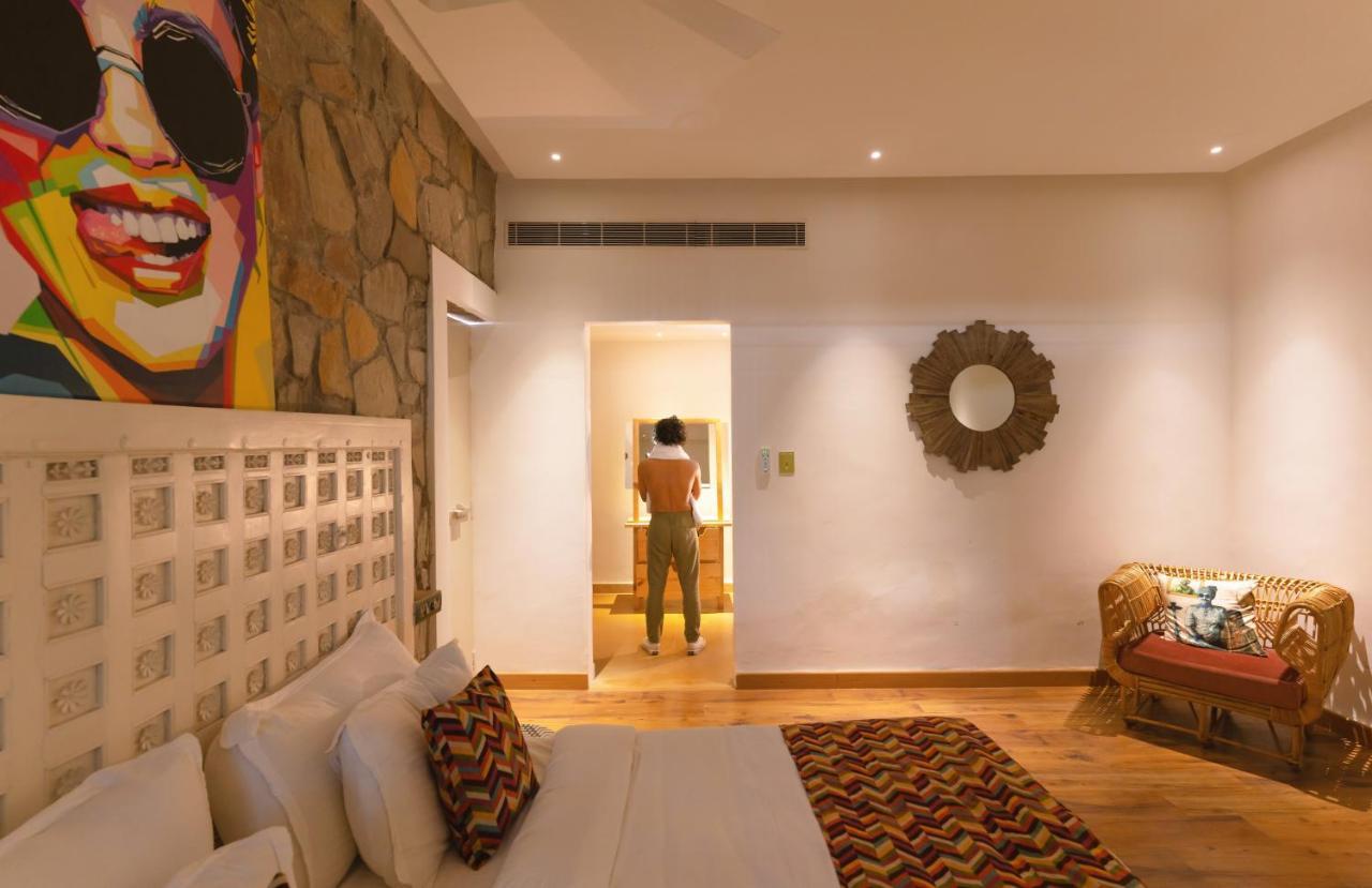 Villa Parijat Private Pool 1, 2 And 3 Bhk *