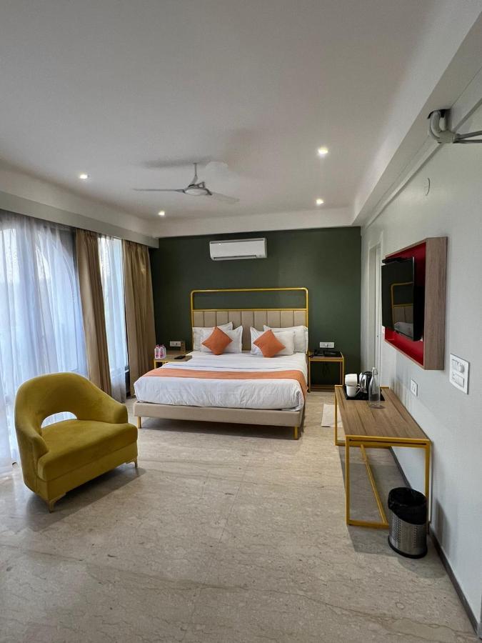 Hotel Phoenix - Unmatched Comfort 3*