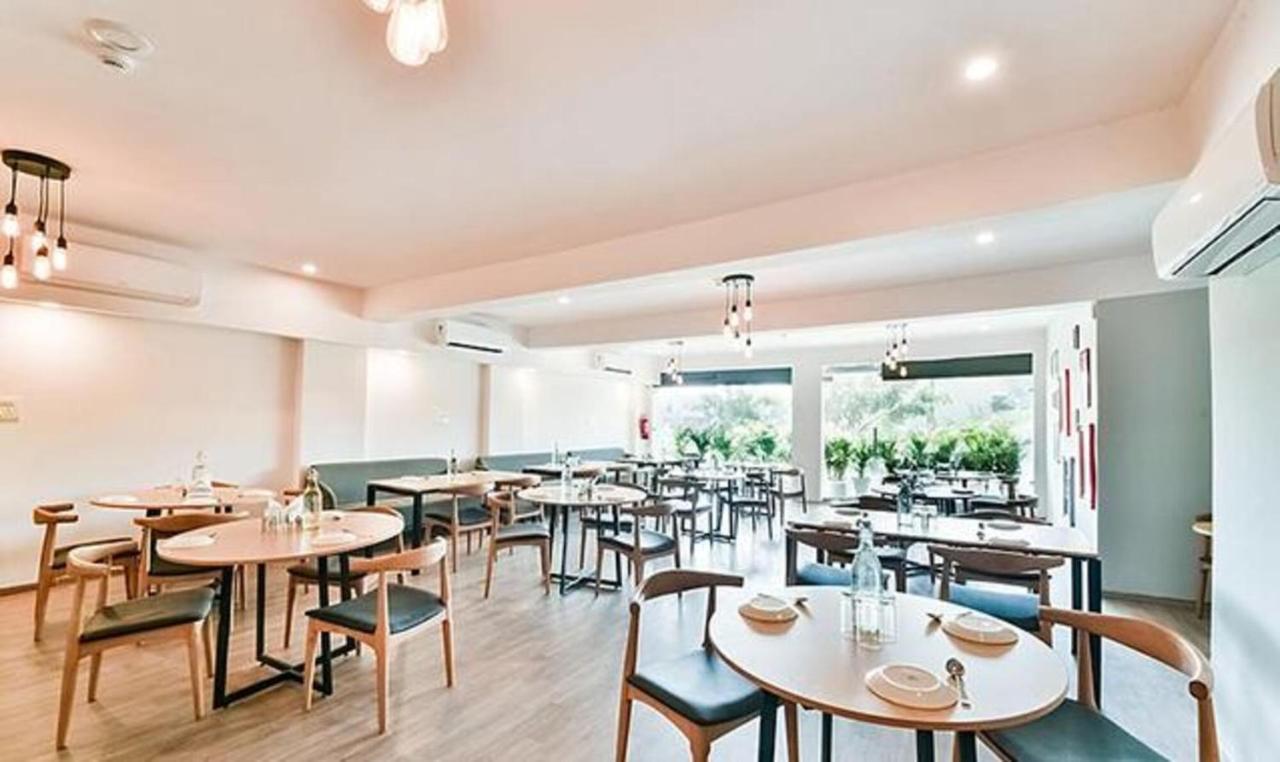 Fabhotel Lupin Internation 3*