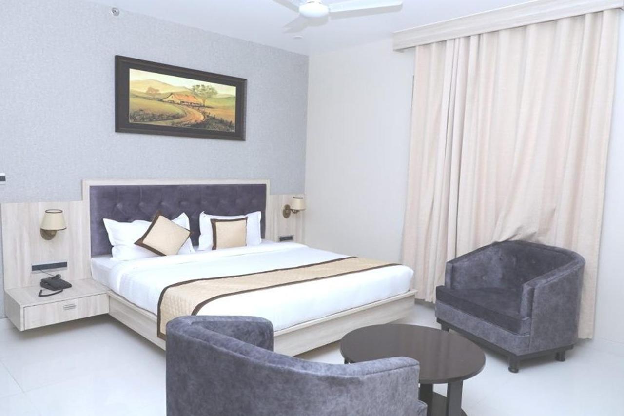 Pine Regency Hotel
