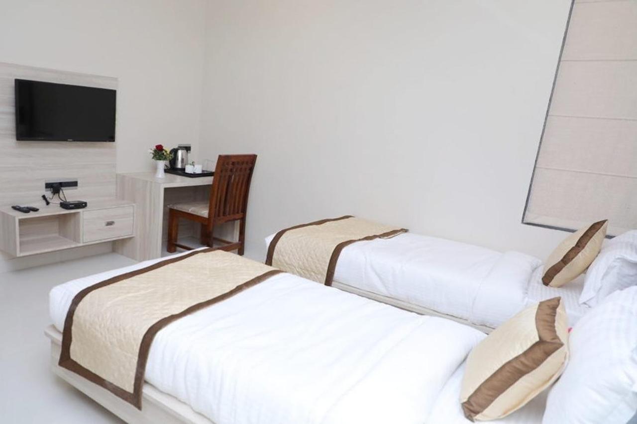 Hotel Pine Regency 3*