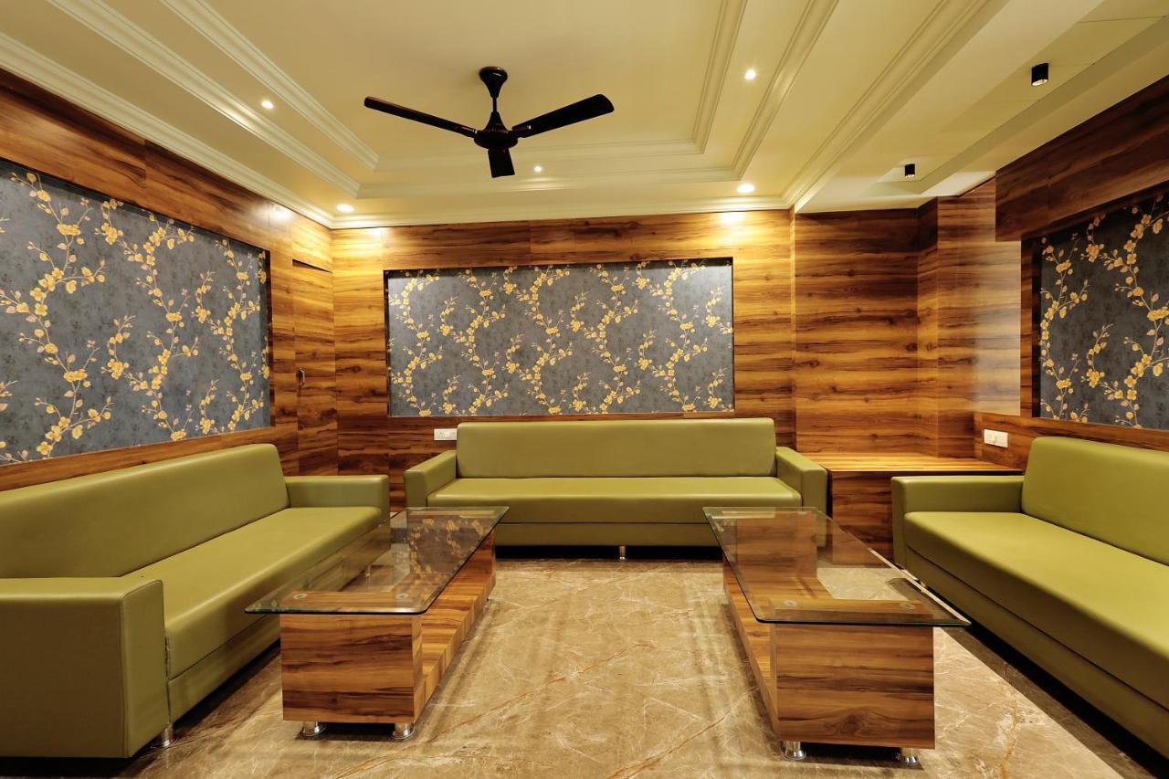 Sparkle Just 400 Meters From Railway Station Udaipur