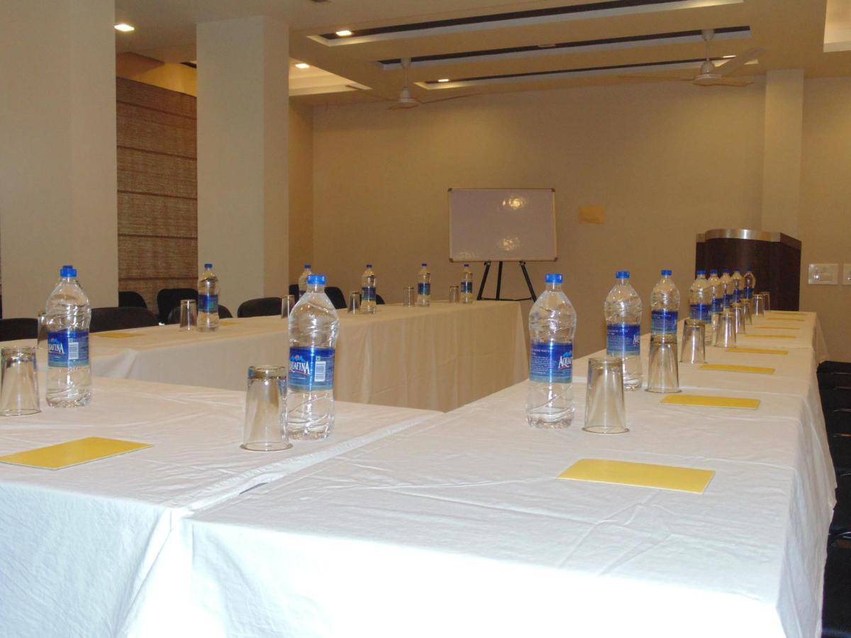 Shree Narayana Hotel-bar-rooftop Terrace-disc!! 50 Mtr From Bus Stand 4*