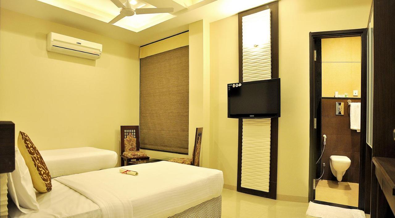 Shree Narayana Hotel-bar-rooftop Terrace-disc!! 50 Mtr From Bus Stand 4* Udaipur