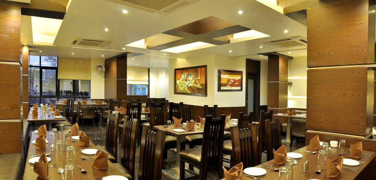 Shree Narayana Hotel-bar-rooftop Terrace-disc!! 50 Mtr From Bus Stand Hotel